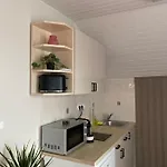 Silence Apartmanhaz 잘라카로쉬