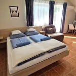 Rum i privatbostad Silence Apartmanhaz *