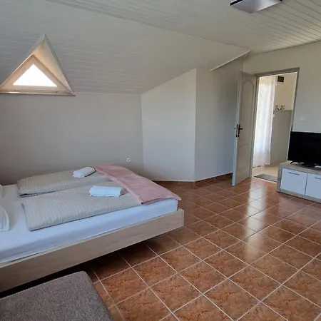 Silence Apartmanhaz