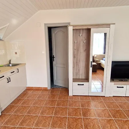 Silence Apartmanhaz Rum i privatbostad *