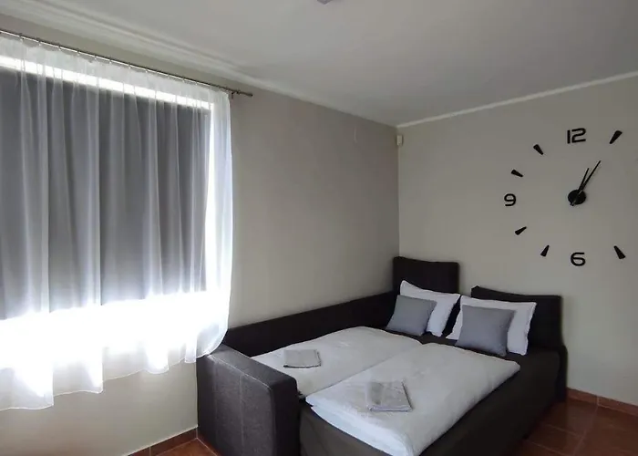 בית אירוח Silence Apartmanhaz