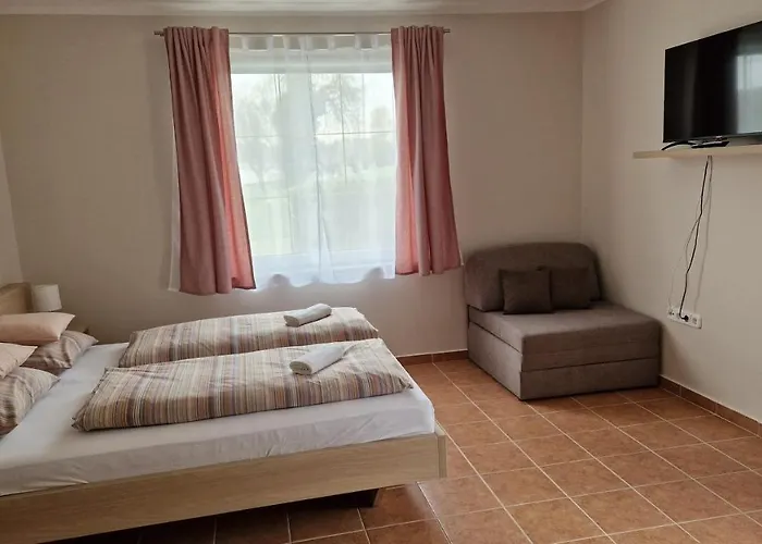 Silence Apartmanhaz Privatunterkunft