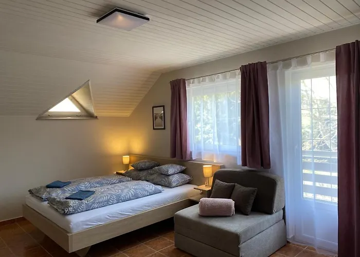 Silence Apartmanhaz בית אירוח *