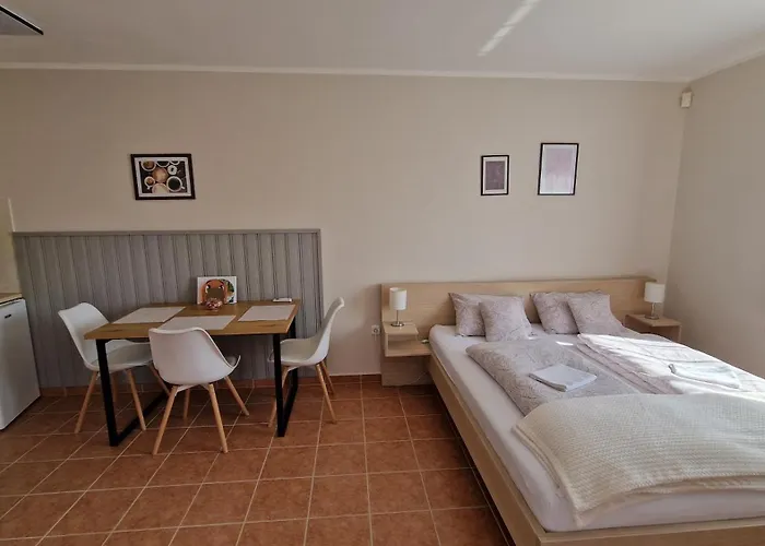 Silence Apartmanhaz *