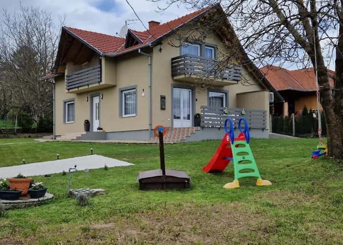 Privatunterkunft Silence Apartmanhaz *